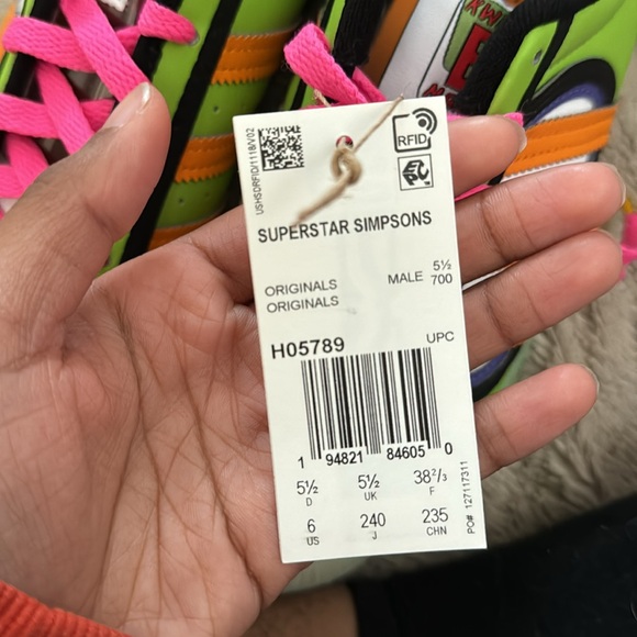 Adidas x The Simpsons shoes. The Simpsons Squishee. Superstar Simpsons. - Picture 11 of 11